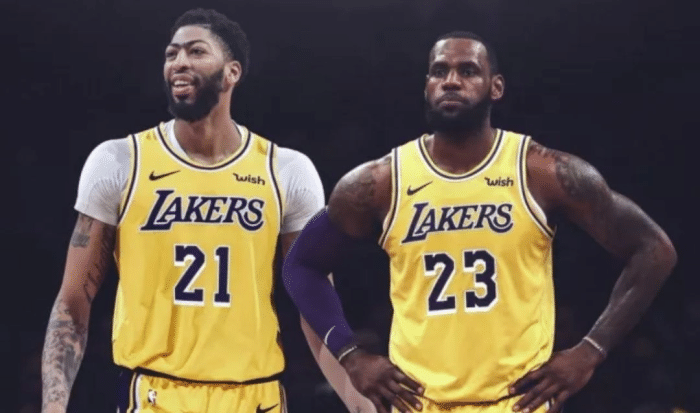  詹姆斯三双助湖人险胜马刺  