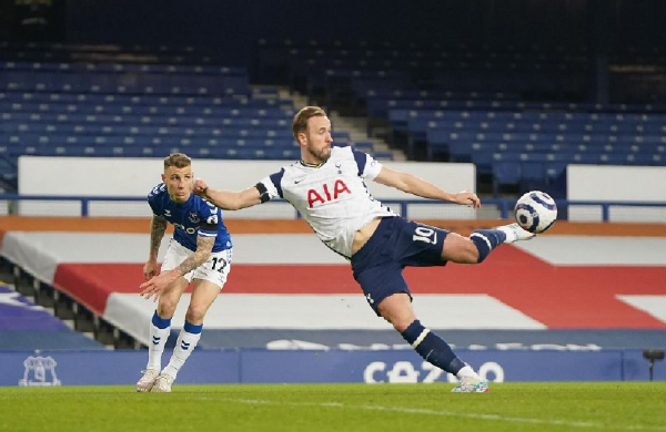  热刺核心伤退导致进攻全面瘫痪  